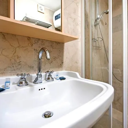 Classic-style Oscar Ii Apartament *