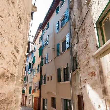 Classic-style Oscar Ii Apartament *