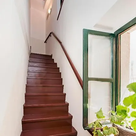 Classic-style Oscar Ii דירה
