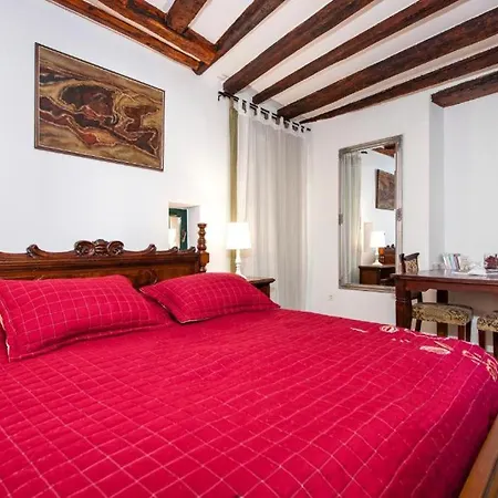 Classic-style Oscar Ii Apartman *